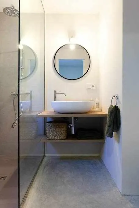 Velo Vern 1 Beautiful New Apartment 2 Bed Ensuite Girona
